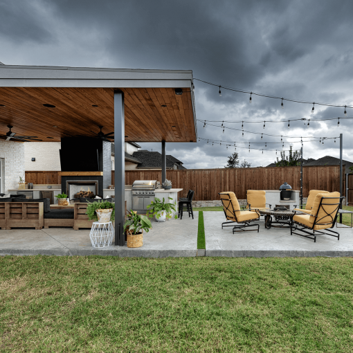 southwest-fence-deck-modern-backyard-0004