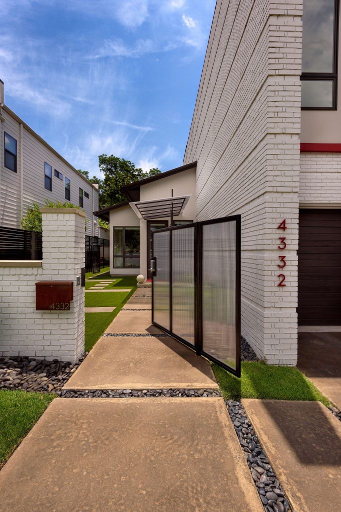 Custom fence and plexiglass gate for home