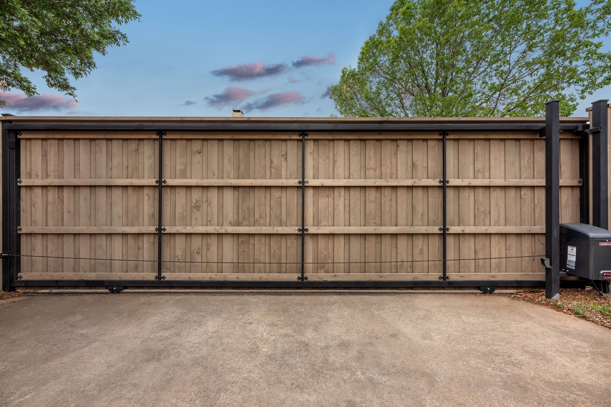 southwest-fence-wood-driveweaey-gate2
