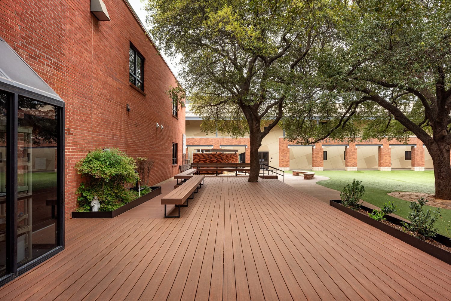 outdoor living area with gabled patio cover